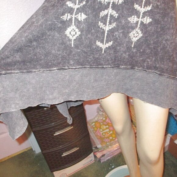 Y2K Vtg VOCAL Studded ARROWS Tunic TOP Size L ACID WASH Sharkbite THERMAL Grunge - Picture 4 of 11